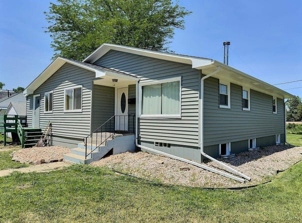 1111 Kingsbury Street, Belle Fourche, SD 57717