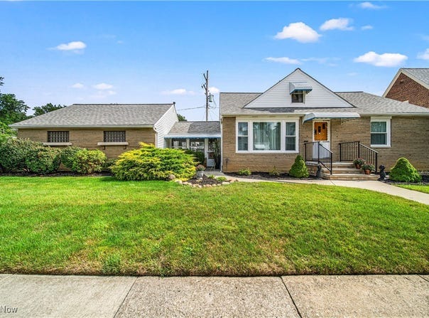 131 E 206th Street, Euclid, OH 44123