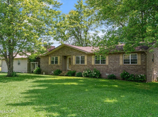 9438 Morgan County Hwy, Sunbright, TN 37872
