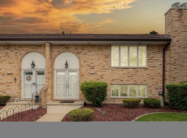 7328 W 153rd Street, Orland Park, IL 60462