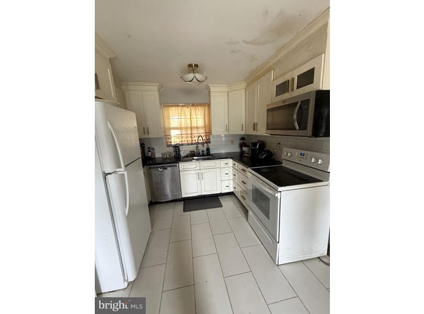 16 TERRELL LANE, WILLINGBORO, NJ 08046
