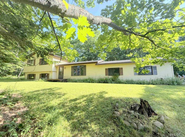45484 M 26, South Range, MI 49963