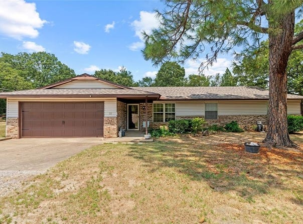 25 Timber Creek Lane, Wewoka, OK 74884