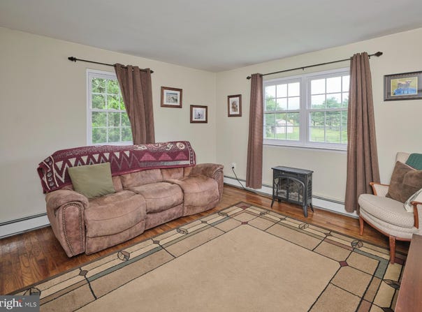 1945 SWEETBRIAR ROAD, OTTSVILLE, PA 18942