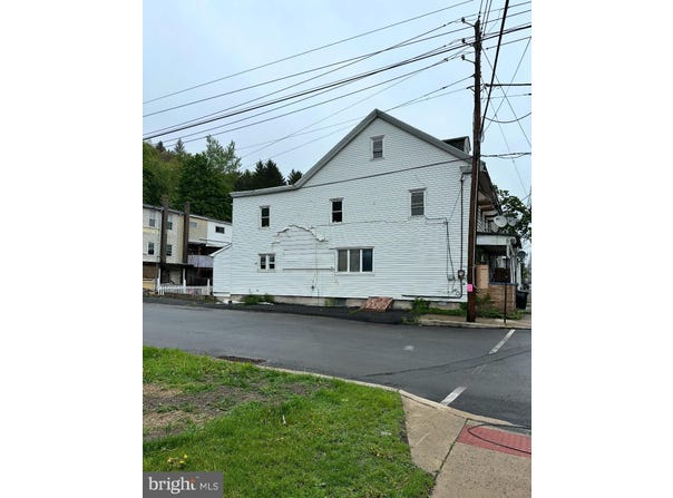 639 W CENTRE, MAHANOY CITY, PA 17948