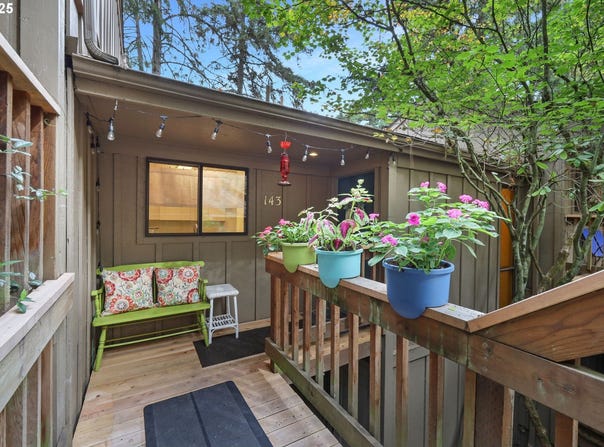 143 TREEHILL Loop, Eugene, OR 97405