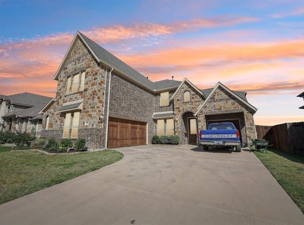 2808 Richard Street, Burleson, TX 76028