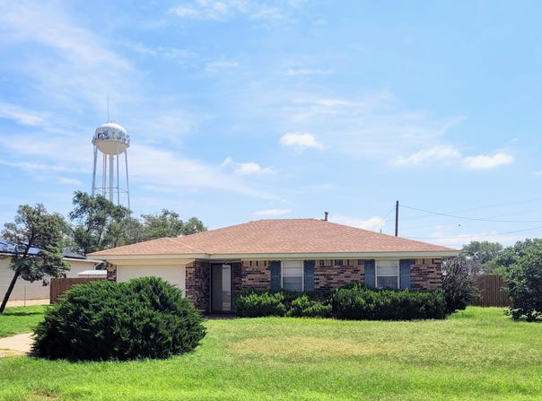 410 Grant Street, Smyer, TX 79367