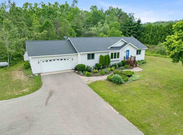 2286 RIVER, PETOSKEY, MI 49770