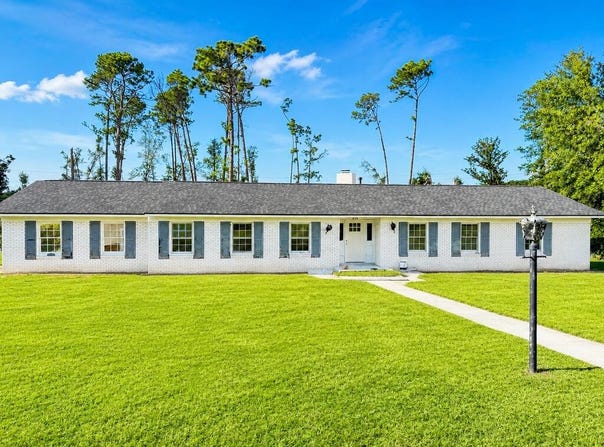 619 Briarwood Rd, Douglas, GA 31533