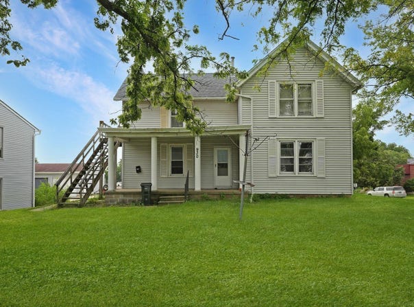 930 W 1st Street, Cedar Falls, IA 50613