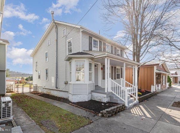 28 W MAIN STREET, FAIRFIELD, PA 17320