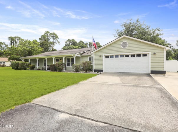 5942 Pleasant Farm Drive, Beaufort, SC 29906