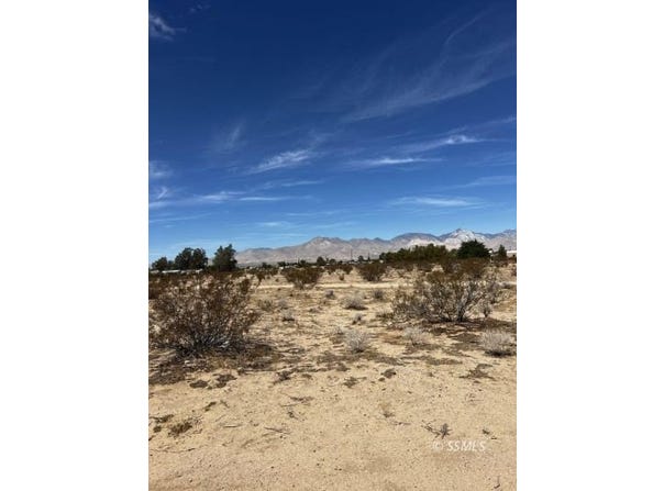 W Reeves, Ridgecrest, CA 93555