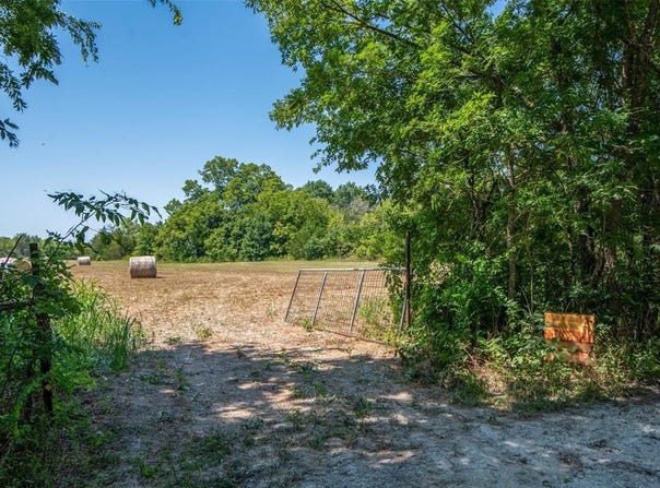 30 County Road 4515, Trenton, TX 75490