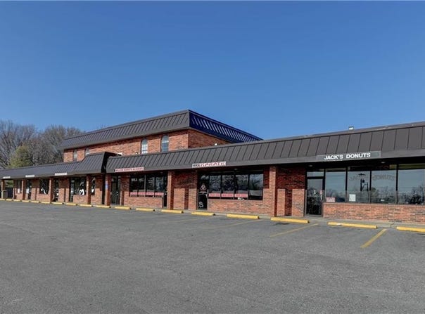 2400 S Lee's Summit Road, Independence, MO 64055