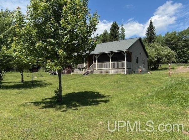 N9640 Ulvila, Wakefield, MI 49911