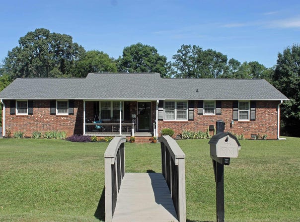 114 Tower Street, Duncan, SC 29334-0000