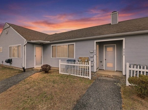 109 Andersen Rd, Chicopee, MA 01022