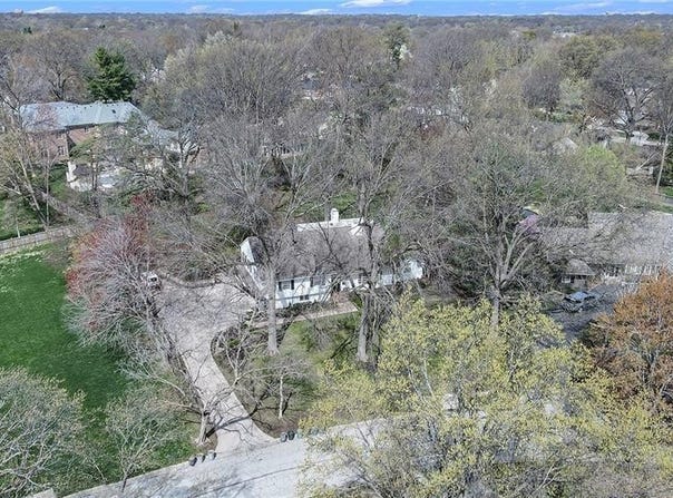 6530 Overhill Road, Mission Hills, KS 66208