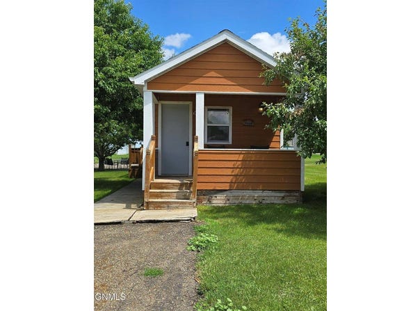 803 Broadway Street, Napoleon, ND 58561