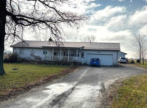 4236 Myers NE Rd, Bloomingburg, OH 43106