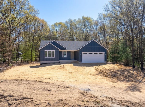 1826 S Barnes Road, Muskegon, MI 49442