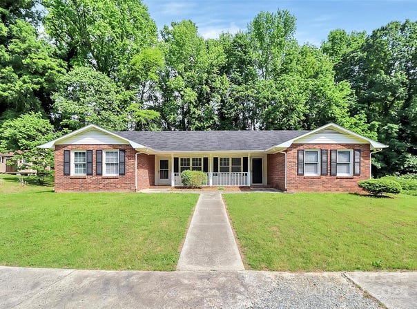 306 Oak Street unit: 18, York, SC 29745