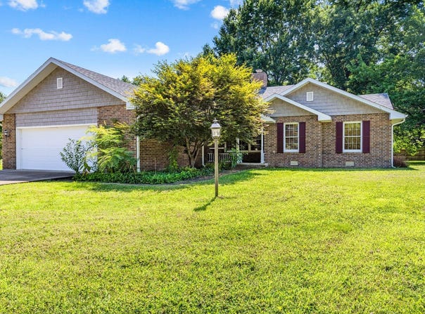 641 N Park Place, Bolivar, MO 65613