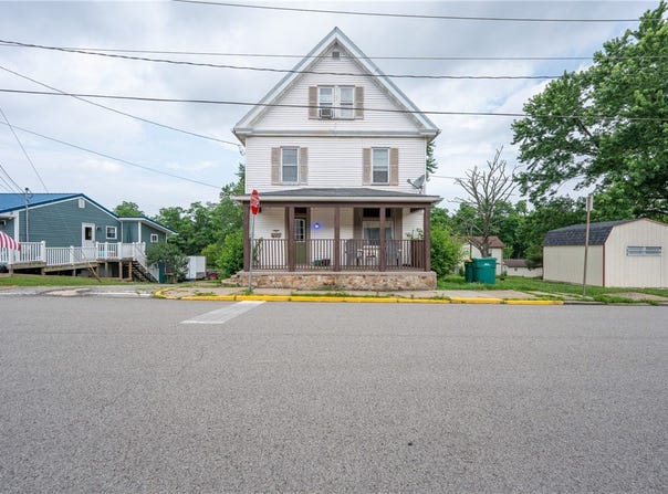 701 E 1st Ave, Derry Boro, PA 15627