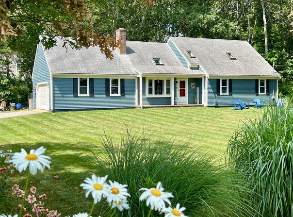 11 Cross Hill Road, Forestdale, MA 02644