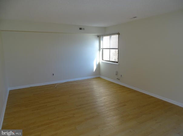 4902 OXFORD COURT, BENSALEM, PA 19020