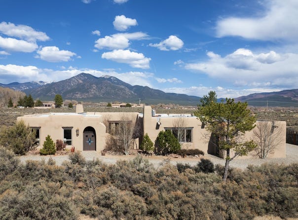 7 North Mesa, El Prado, NM 87529