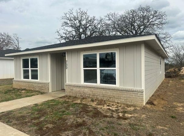 730 N Sanders St, Nacogdoches, TX 75964