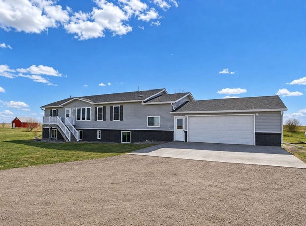 8072 56th St NE, Devils Lake, ND 58301