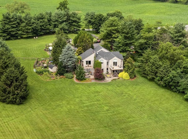 125 KLOPP ROAD, ROBESONIA, PA 19551