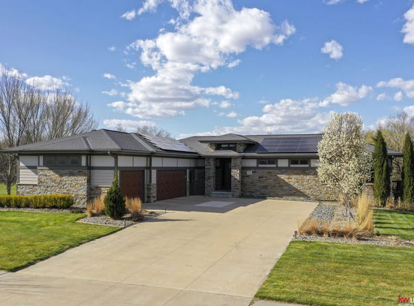 3120 W Covered Bridge Drive, Lincoln, NE 68523