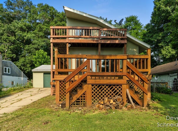 65 Sundago Park Street, Hastings, MI 49058