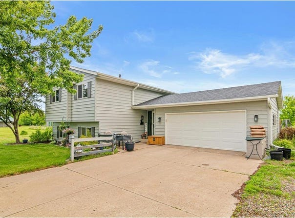 6972 360th Street, North Branch, MN 55056