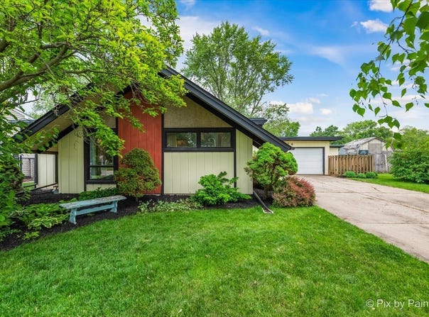 24 Cayman Drive, Montgomery, IL 60538