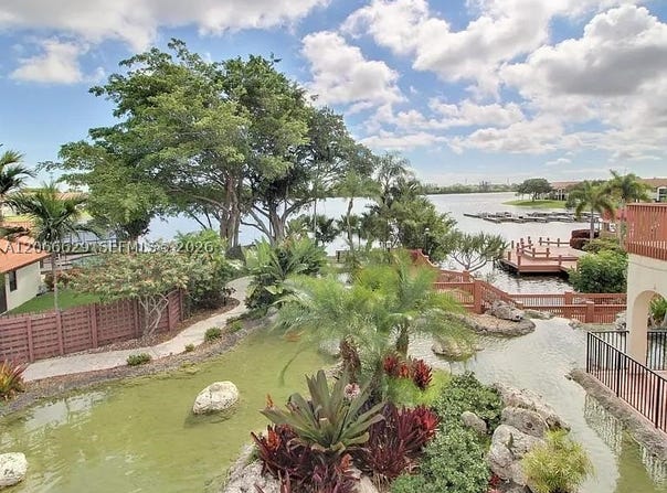 206 Liberty Ct, Deerfield Beach, FL 33442