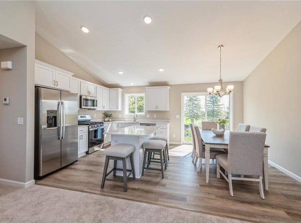 1220 Woods Road NE, Isanti, MN 55040