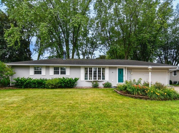 1441 LINDALE Lane, GREEN BAY, WI 54313-5617