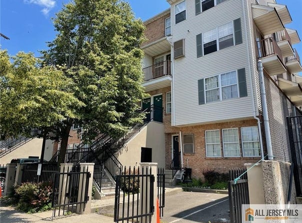 76 Union Street, Newark, NJ 07105