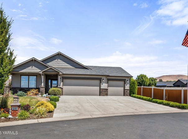 295 Seasons Pky, Yakima, WA 98901