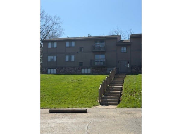 2467 Brook Ledge Road, Bridgeville, PA 15017