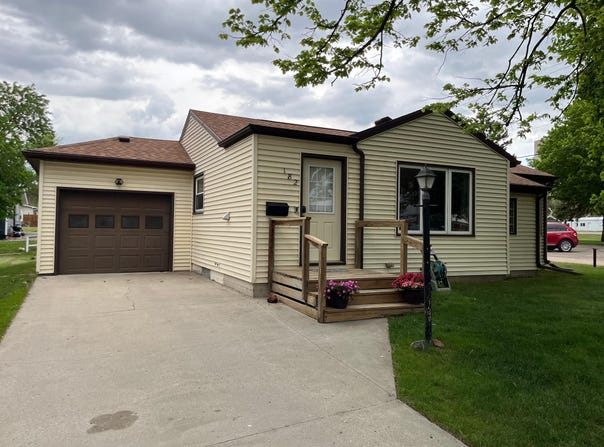 182 14th Street, Windom, MN 56101