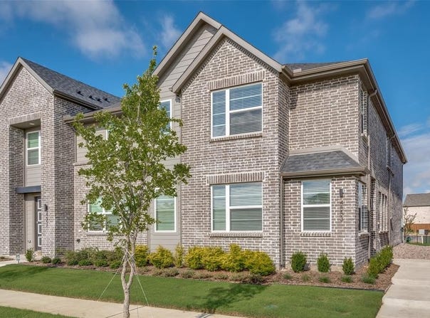 4553 Lamplights Drive, Celina, TX 75078