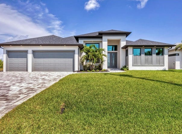 8634 SANTA CRUZ DRIVE, PORT CHARLOTTE, FL 33981