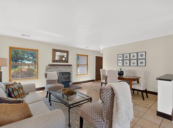2 Torneo Road, Santa Fe, NM 87508